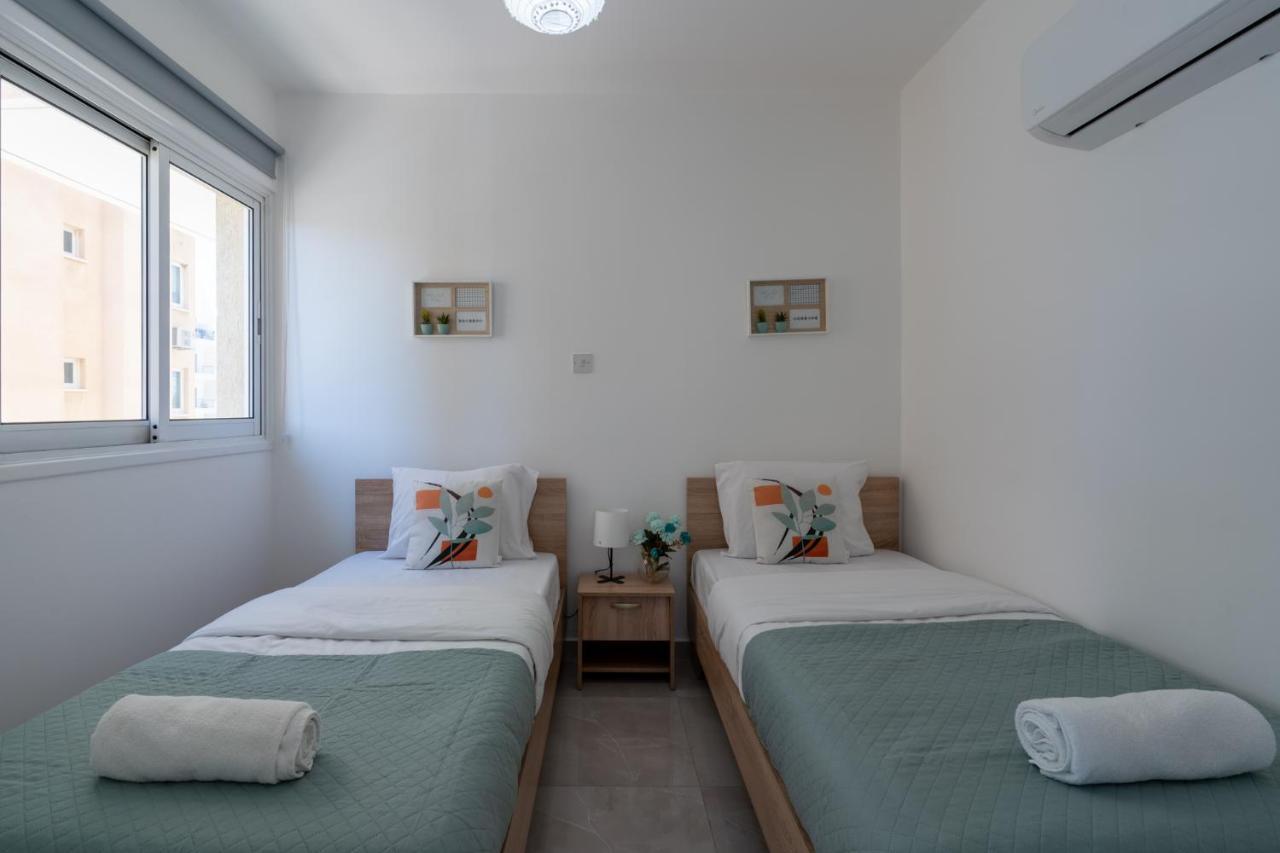 Andrea 3-Bedroom Apt In Mackenzie 라르나카 외부 사진